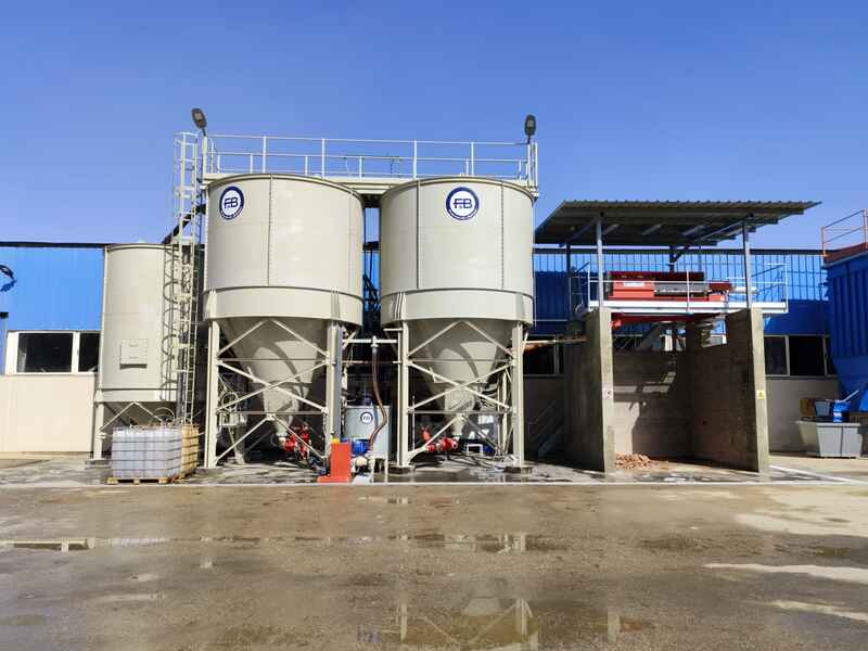 EGITTO  ,  Nuovo impianto trattamento acque e fanghi con Filtropressa Automatica    - Capacita' 1.500 l/min - CERAMICA